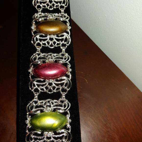 Vtg  Sarah Coventry "Carousel" Bracelet - Picture 6 of 6
